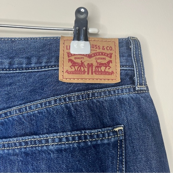 LEVI’S Low Pro Straight Jeans in Dark Wash - Picture 8 of 9